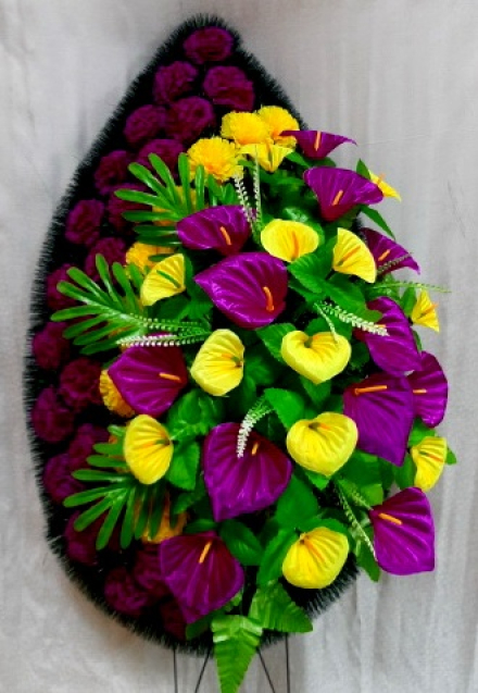 Венок ритуальный ВР-34/1 выс.140см.