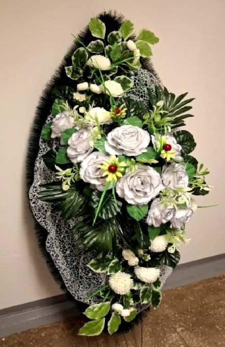 Венок ритуальный ВР-303 выс.160см.