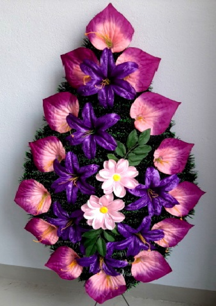 Венок ритуальный ВР-328 выс.120см.