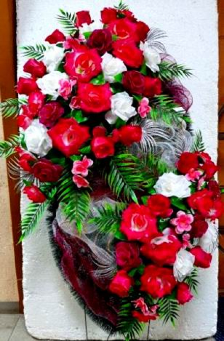 Венок ритуальный ВР-105/1 выс.160см.